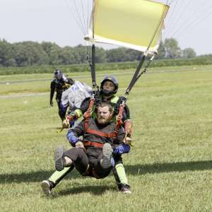 Skydiving prep for a nashville jump
