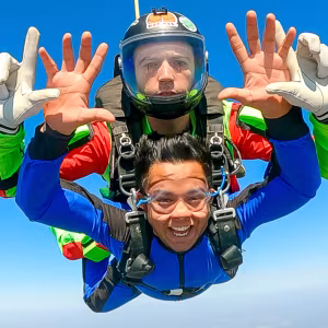 Couple skydiving in nashville