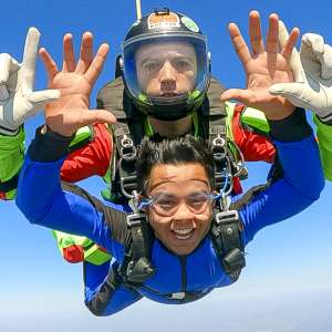 Couple skydiving in nashville
